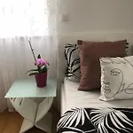 Beautiful 4-bed House In The Weinviertel Nyaraló