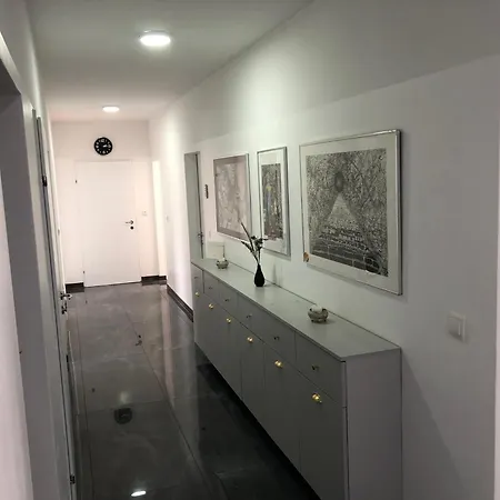 Beautiful 4-bed House In The Neahe Wien Hollabrunn
