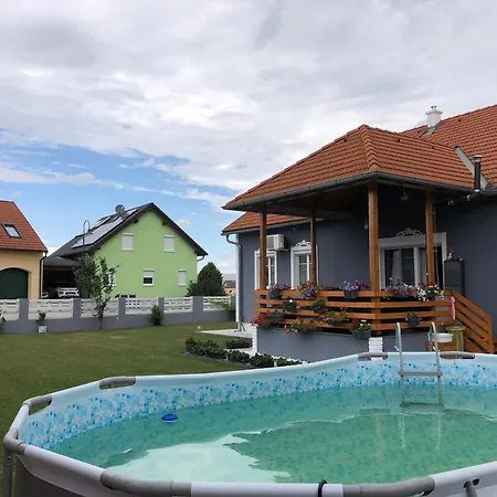 Beautiful 4-bed House In The Neahe Wien * Hollabrunn