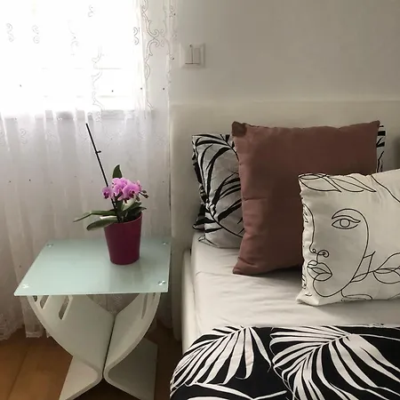 Beautiful 4-bed House In The Neahe Wien Holiday home