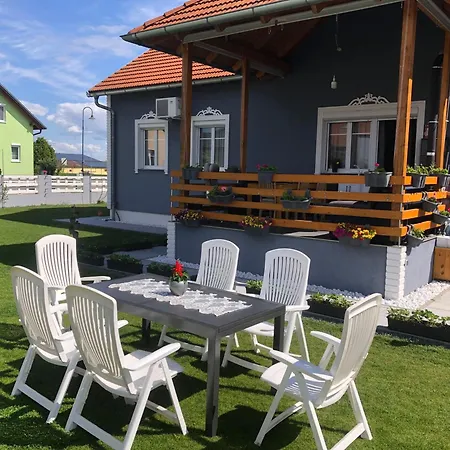 Beautiful 4-bed House In The Neahe Wien Hollabrunn