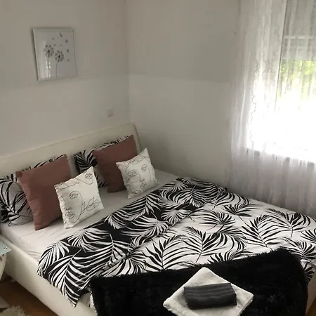 Beautiful 4-bed House In The Weinviertel Semesterbostad *