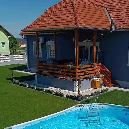 Beautiful 4-bed House In The Weinviertel