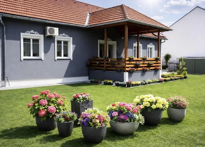 Beautiful 4-bed House In The Weinviertel Feriehus